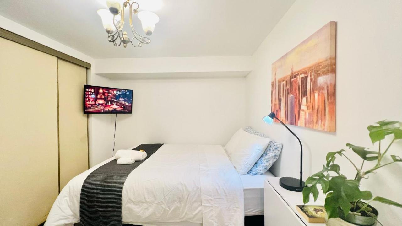 Toronto Bed & Breakfast - Free Parking المظهر الخارجي الصورة