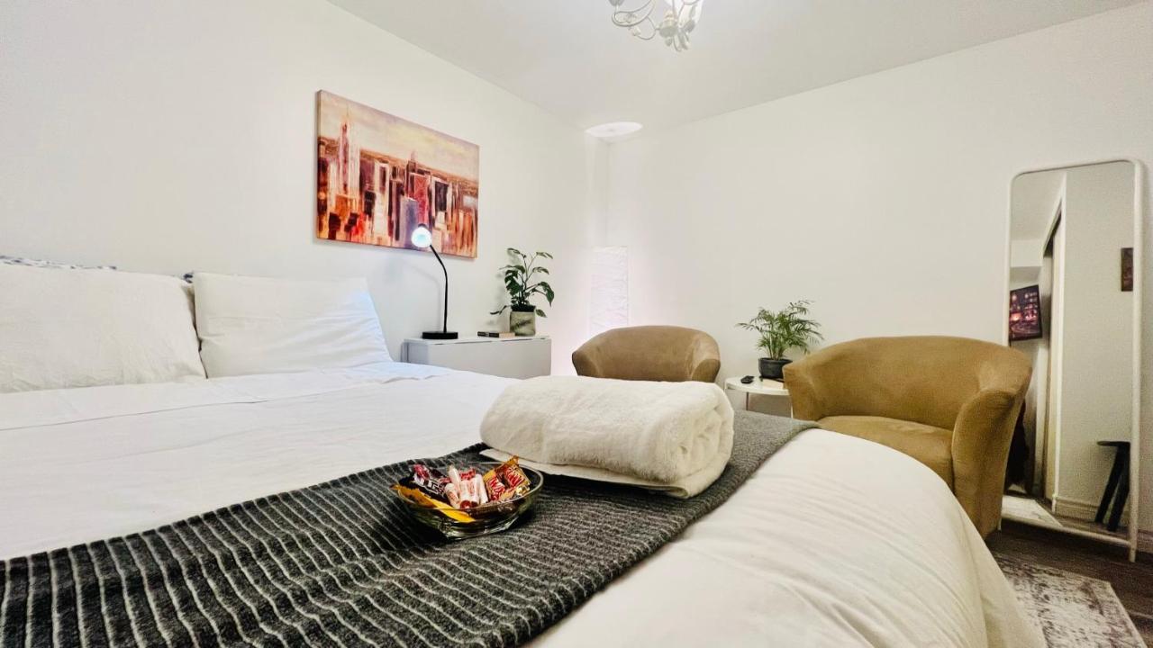 Toronto Bed & Breakfast - Free Parking المظهر الخارجي الصورة