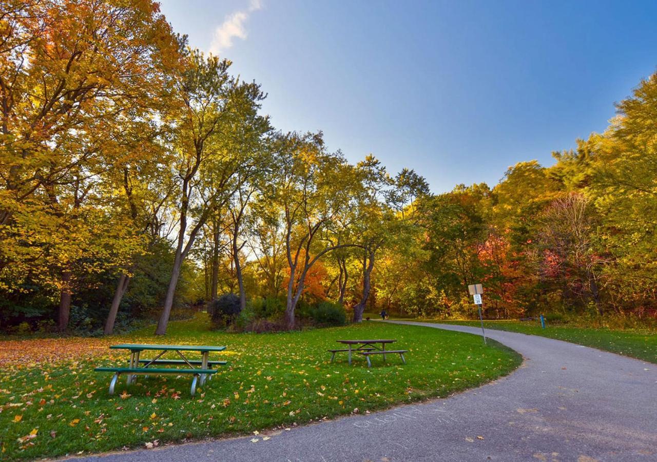 Toronto Bed & Breakfast - Free Parking المظهر الخارجي الصورة